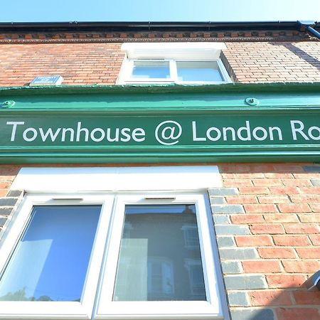 Townhouse Plus @ London Road Stoke Exterior photo