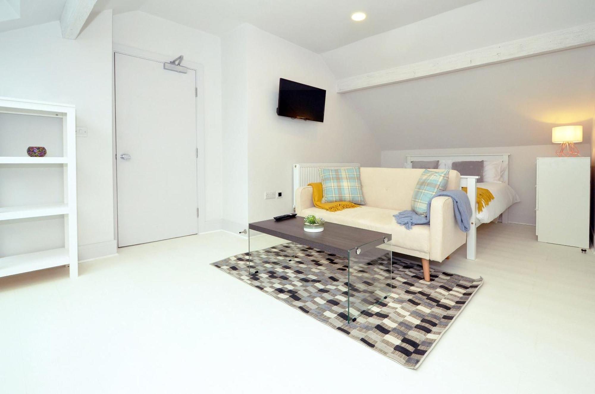 Townhouse Plus @ London Road Stoke Exterior photo